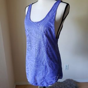 💜💙Beautiful lacy workout tank